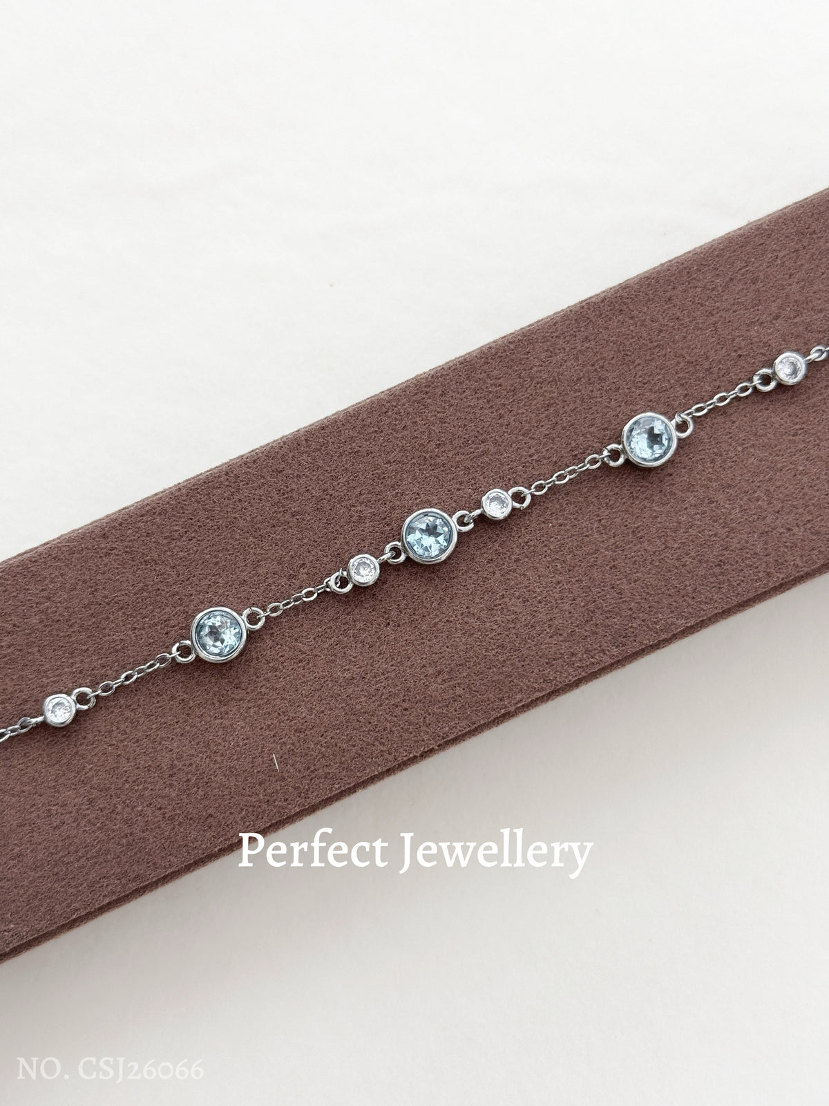 Blue Topaz Brass Bracelet | 天空藍托帕泡泡滿天星手鏈
