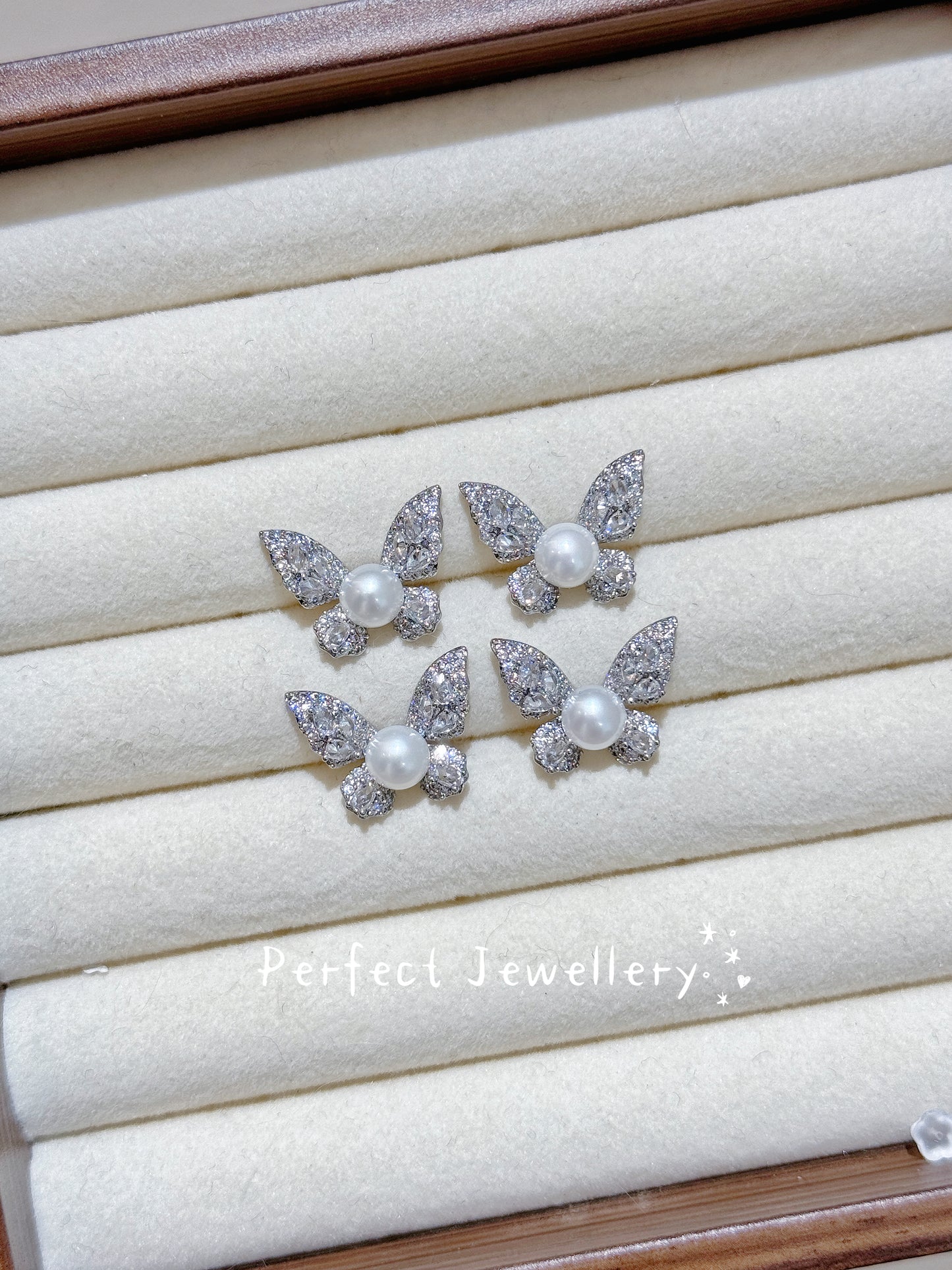Freshwater Pearl Earring | 淡水珍珠爆閃蝴蝶🦋耳釘