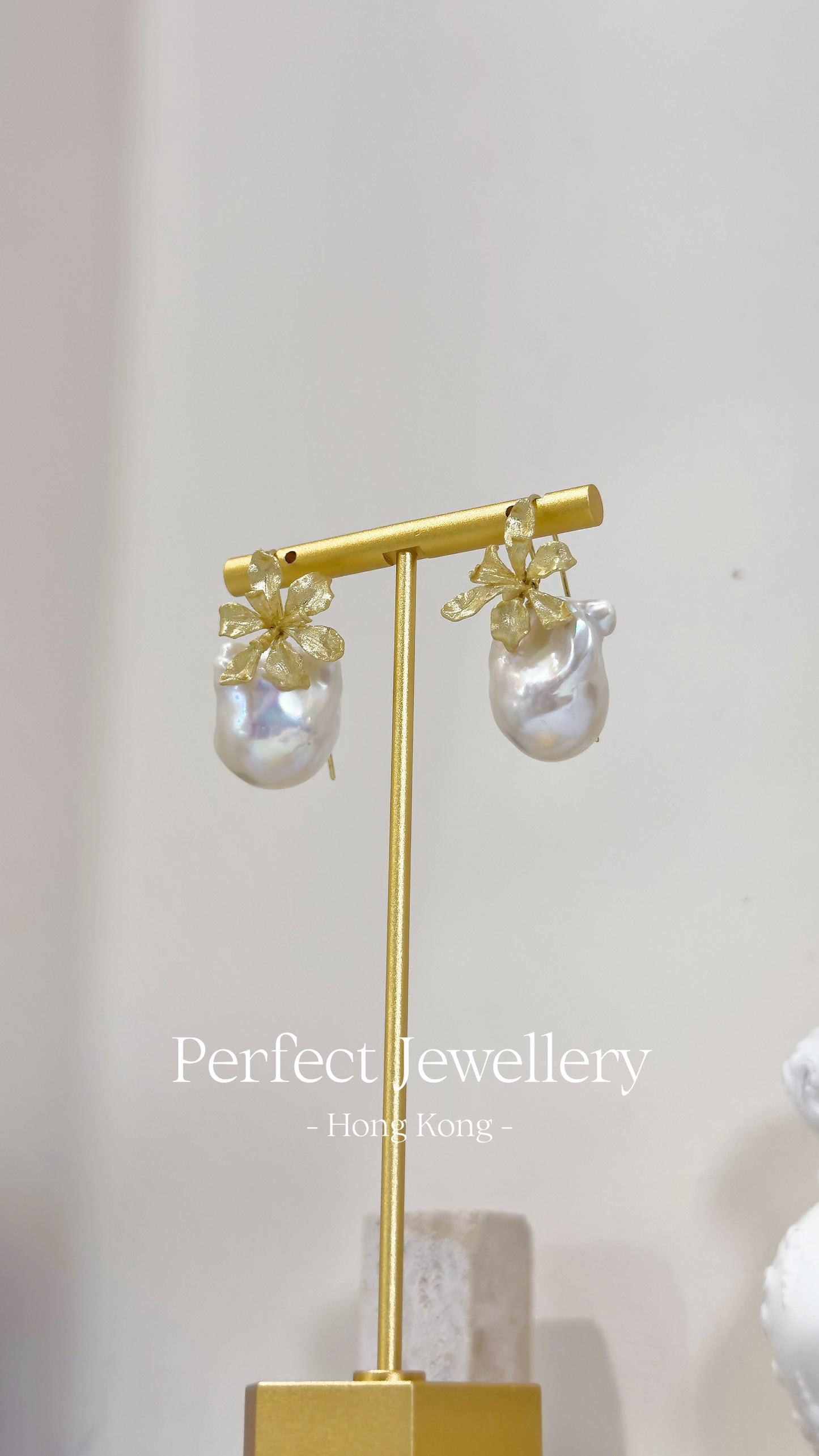 Freshwater Pearl Baroque S925 Earrings | 超級巴洛克金花S925耳環