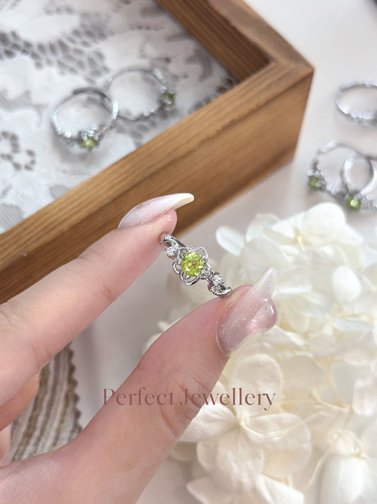 Peridot Sakura 🌸 Ring 橄欖石小櫻花戒指