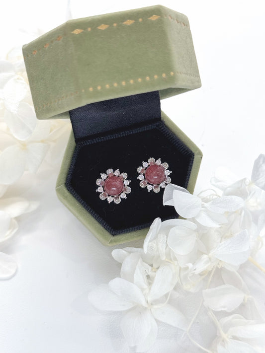 Strawberry Quartz Earrings 草莓晶花花耳釘
