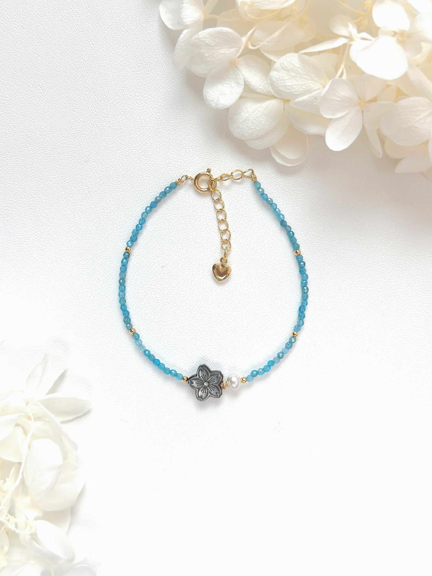 Blue Apatite & Freshwater Pearl Mop Design Bracelet 藍磷灰淡水珍珠櫻花黑蝶貝設計手鍊