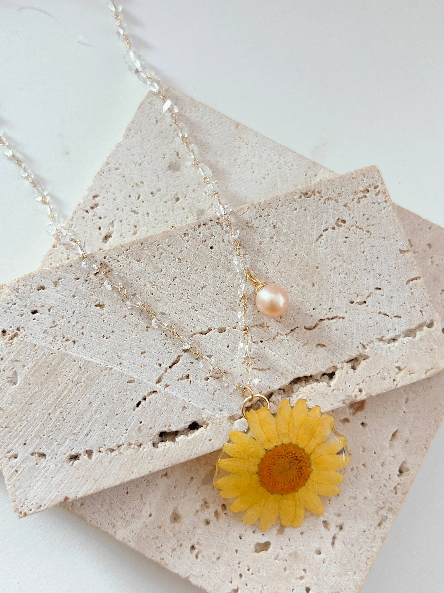 Preserved Flower Freshwater Pearl Necklace 乾花珍珠設計項鍊