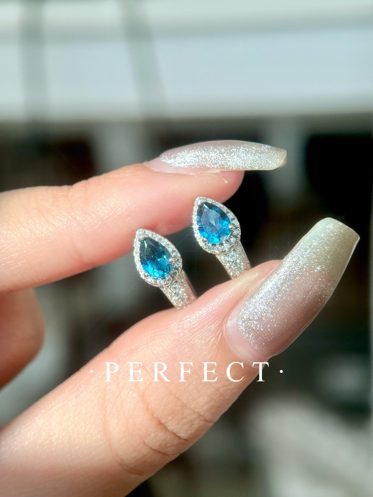 Blue Topaz S925 Earrings | 藍托帕水滴小蛇S925耳圈