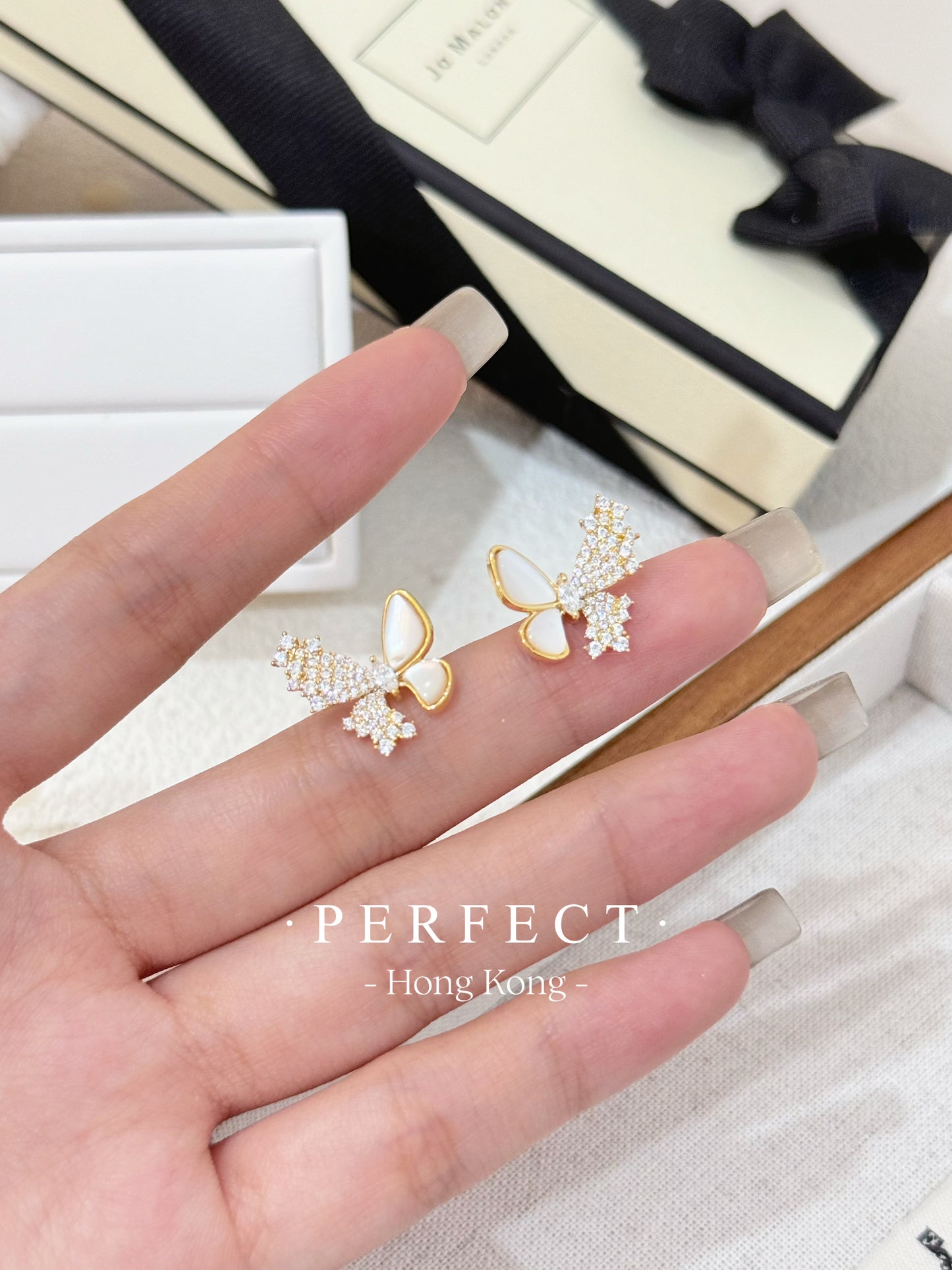 MOP Butterfly Earrings | 白蝶貝不對稱蝴蝶耳釘