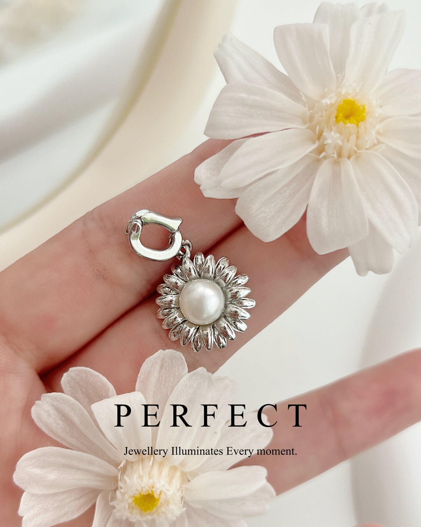 ✨Daisy Freshwater Pearl Pendant ｜淡水珍珠小雛菊🌼萬用扣吊墜✨