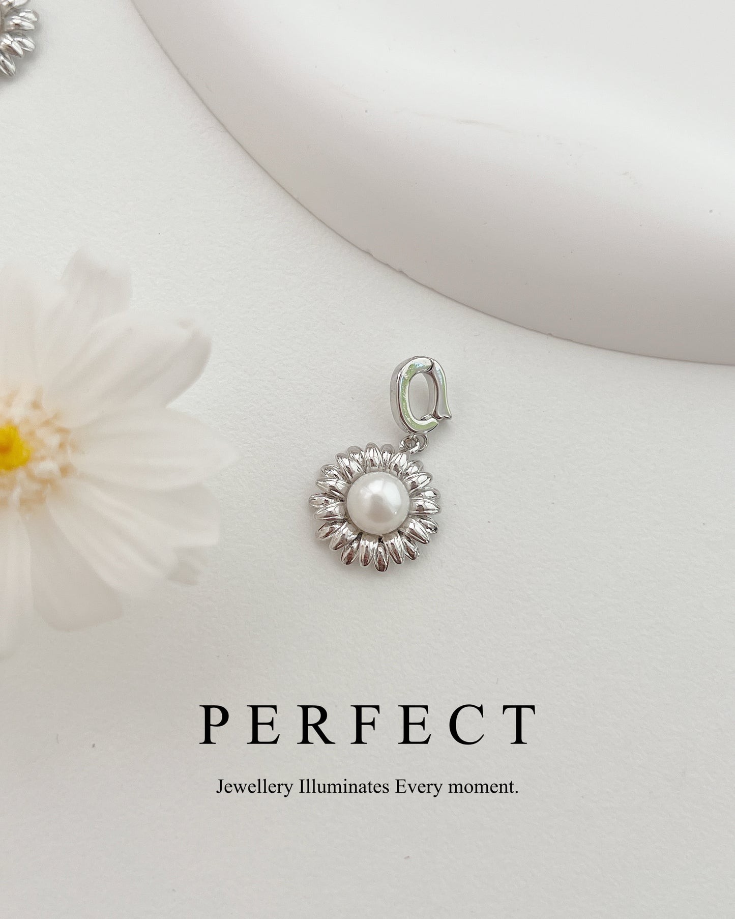 ✨Daisy Freshwater Pearl Pendant ｜淡水珍珠小雛菊🌼萬用扣吊墜✨