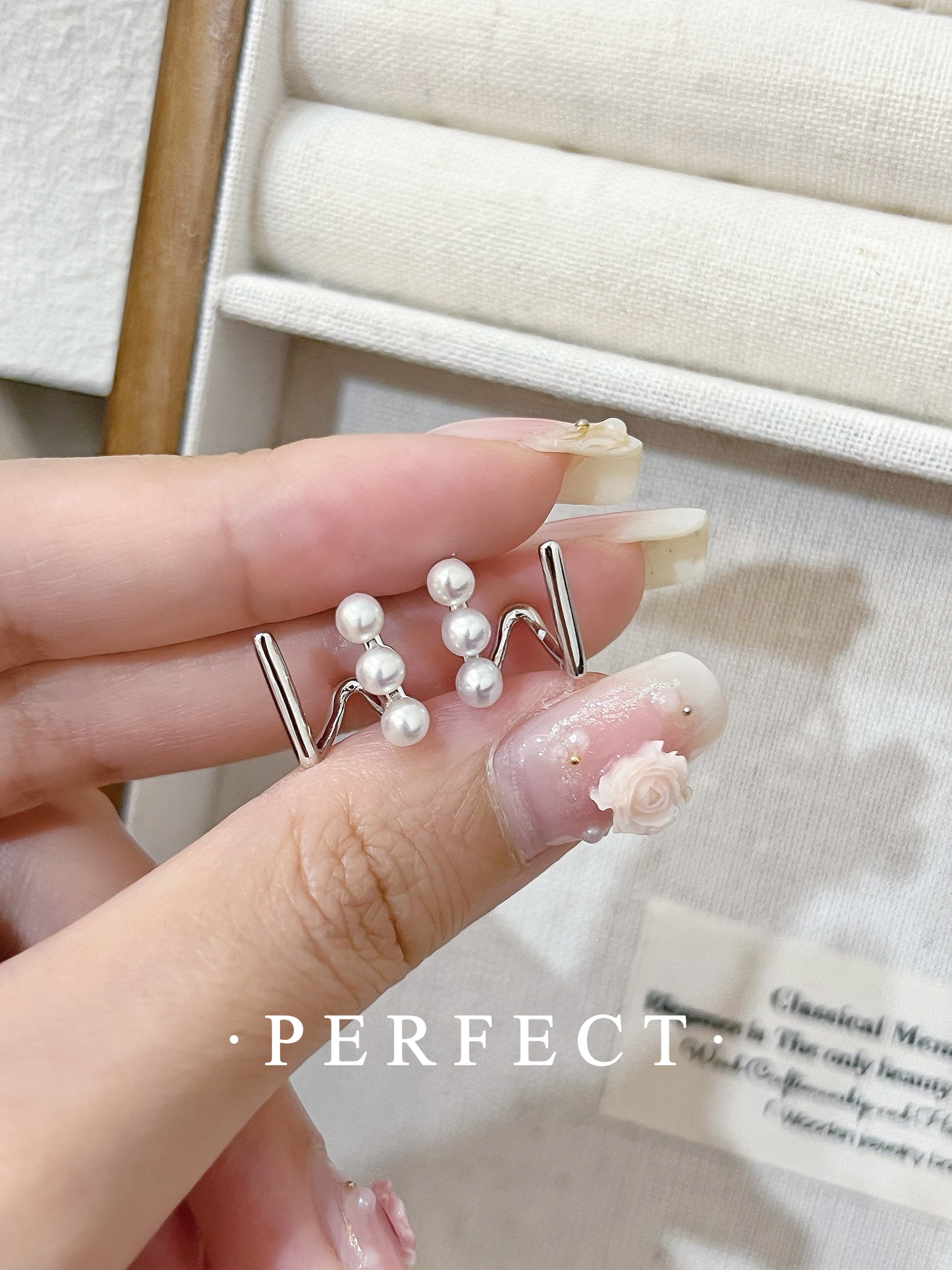 ✨Aurora Baby Pearl Earrings | 極光鏡面baby珍珠耳釘✨