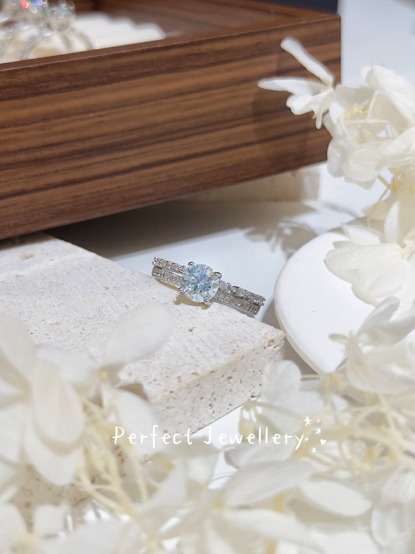 [Brass] 1ct Little Blue Moissanite Ring✨ | 1ct 爆閃莫桑雙層滿天星戒指💍
