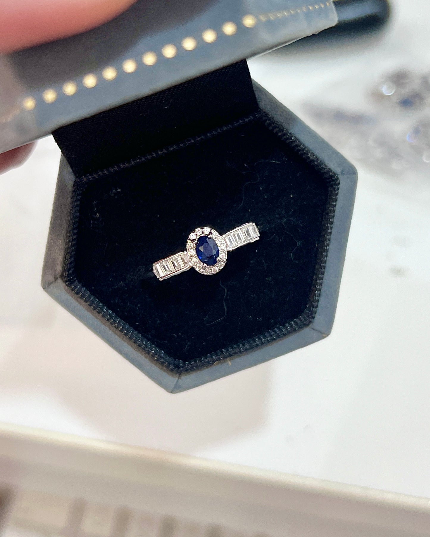 0.4ct Blue Sapphire S925 Ring | 藍寶石梯方戒指