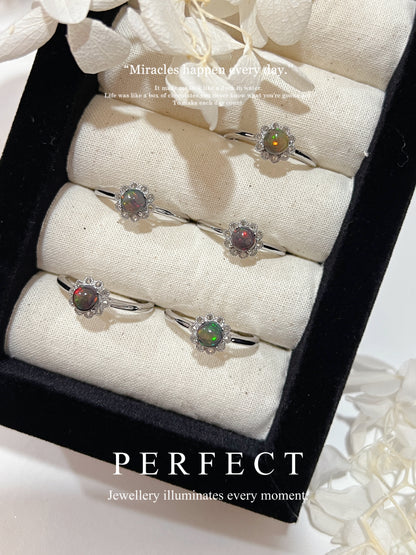 Black Opal Brass Ring |黑澳寶鏤空花花戒指✨🌸