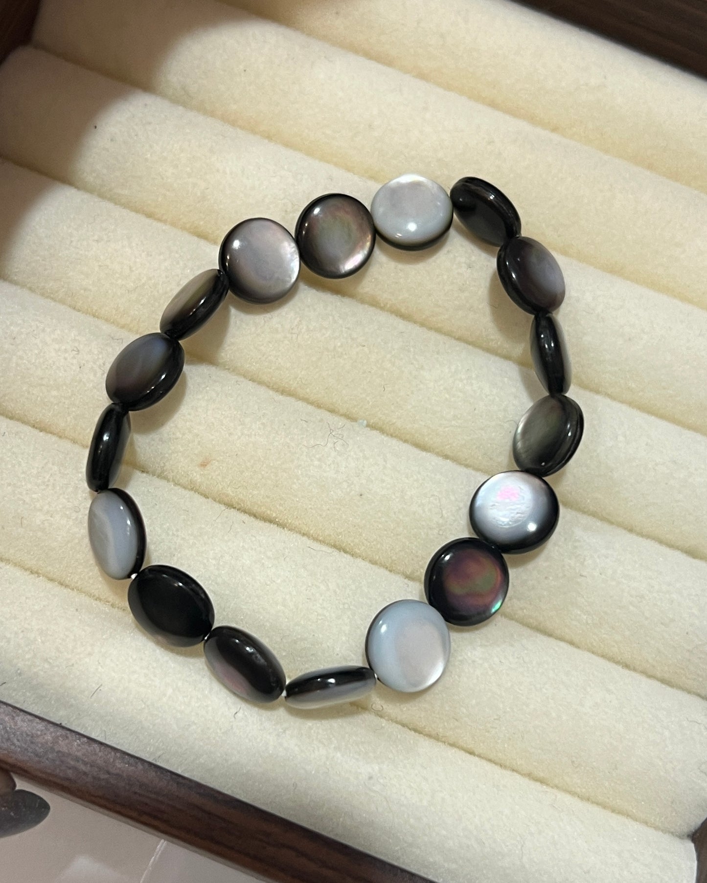 10mm MOP Bracelet 黑蝶貝手串