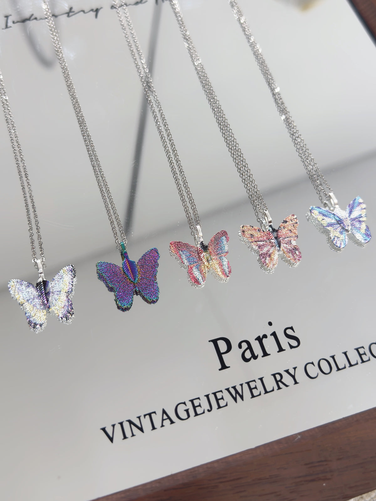 Natural Leaf Necklace | 金剛葉彩電鍍蝴蝶項鏈