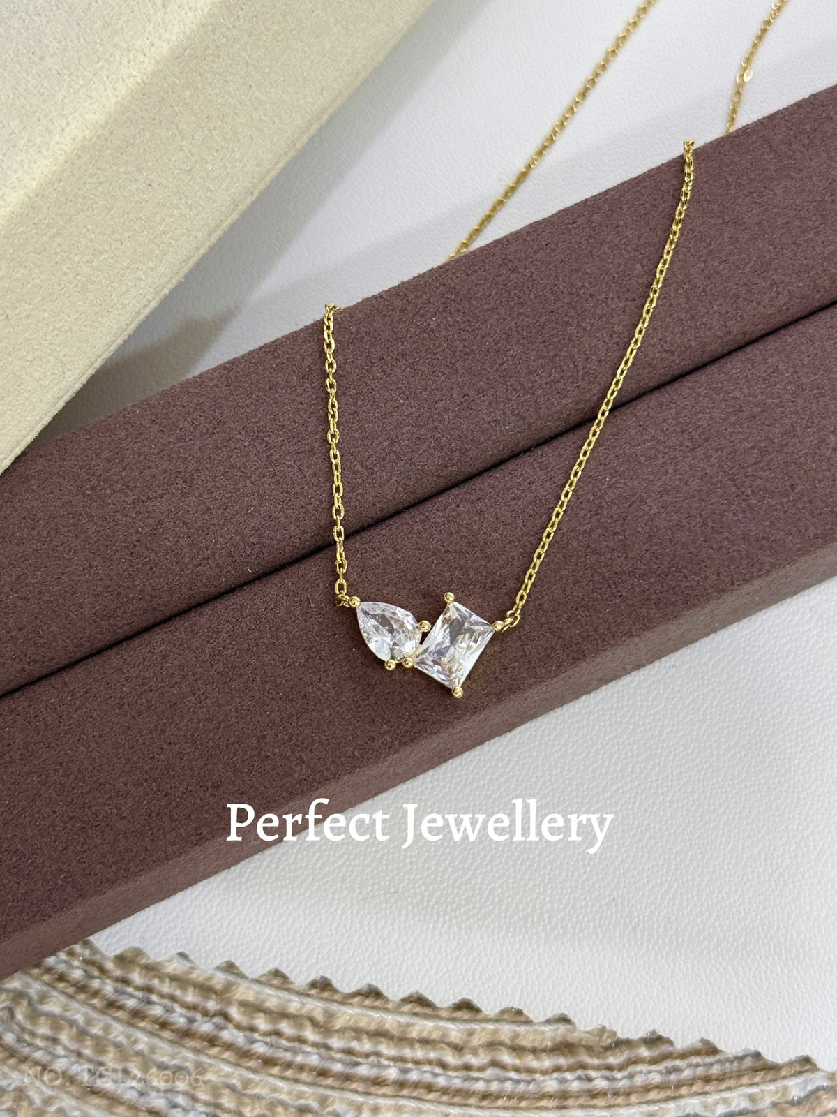 [ONLY ONE] Toi et Moi Brass Necklace | 雙石不對稱項鍊